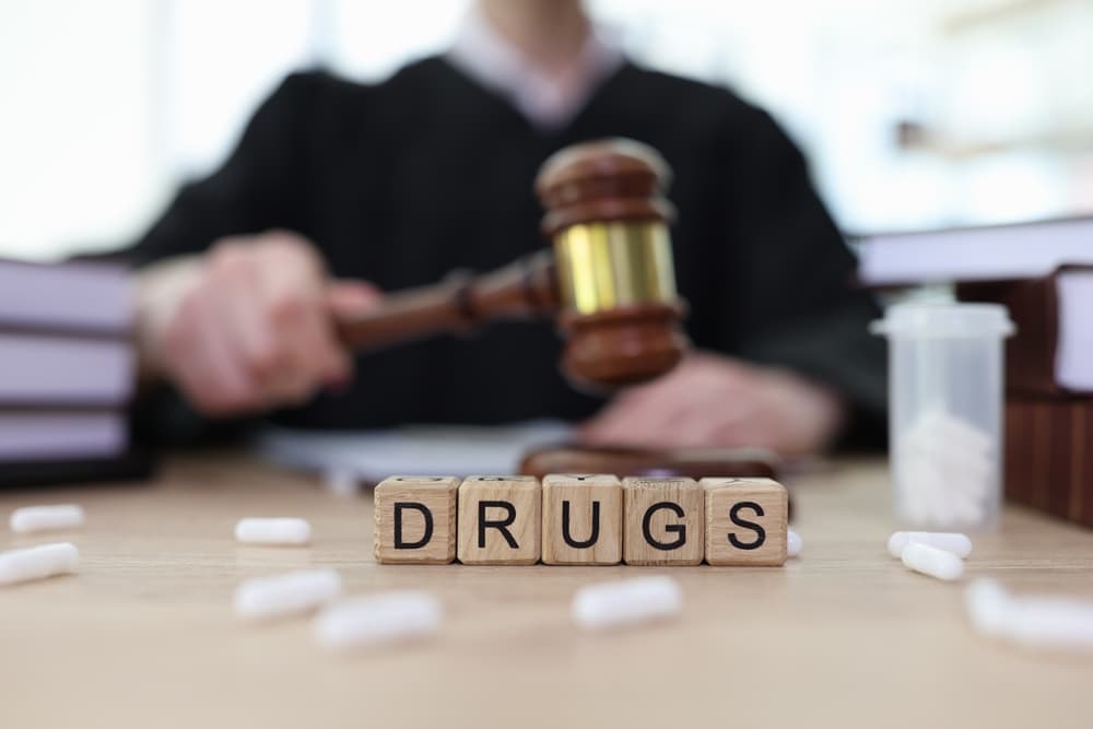 Stop illegal narcotics traffic by legal actions. Verdict for drug dealer